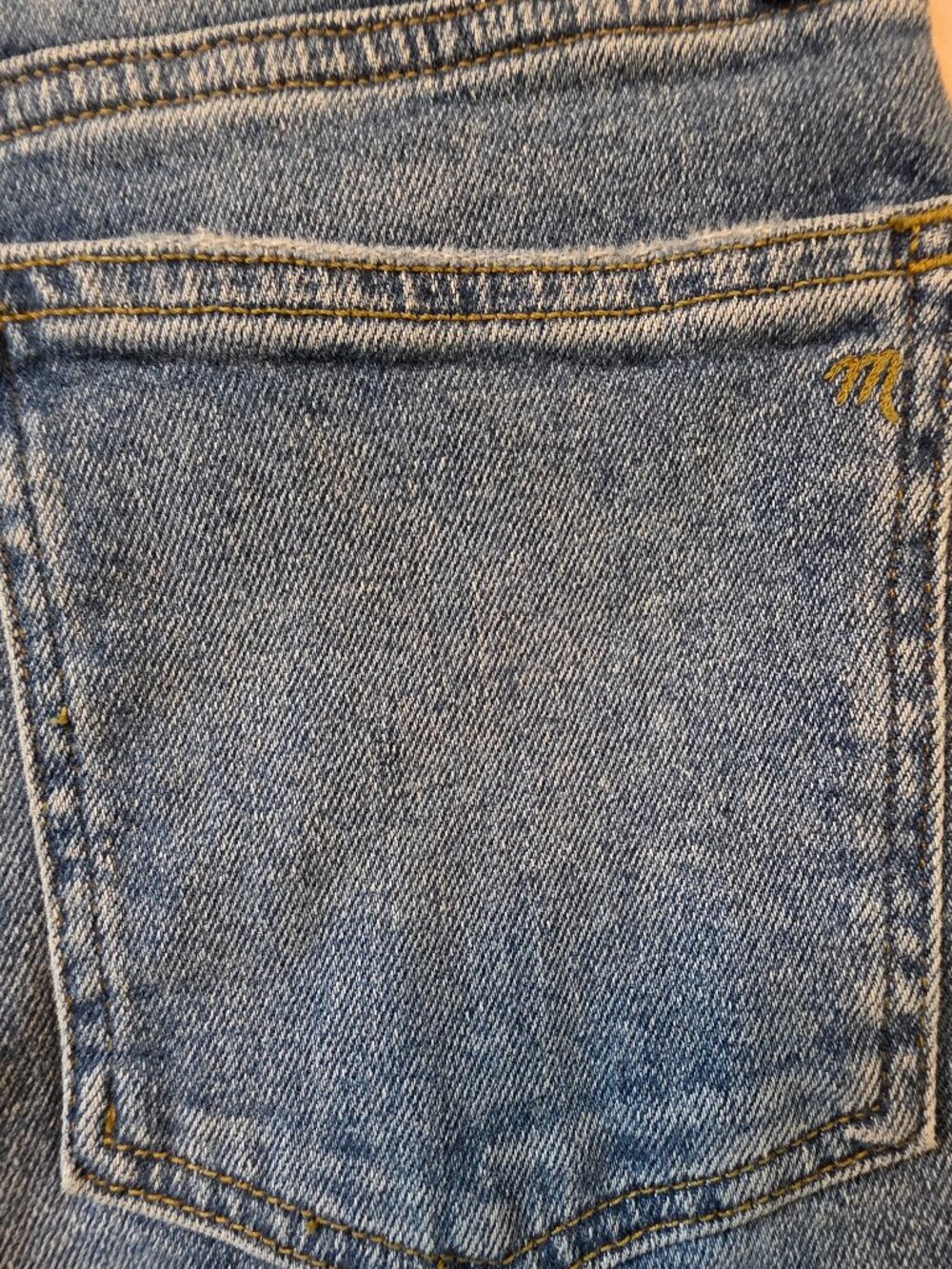Madewell "The Perfect Vintage Straight Crop Jean" Distressed Jean, Size 26 - Picture 4 of 10